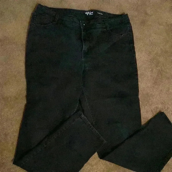 Style Co Woman Black Straight Leg Jeans Slim Cut 16W - Picture 3 of 10
